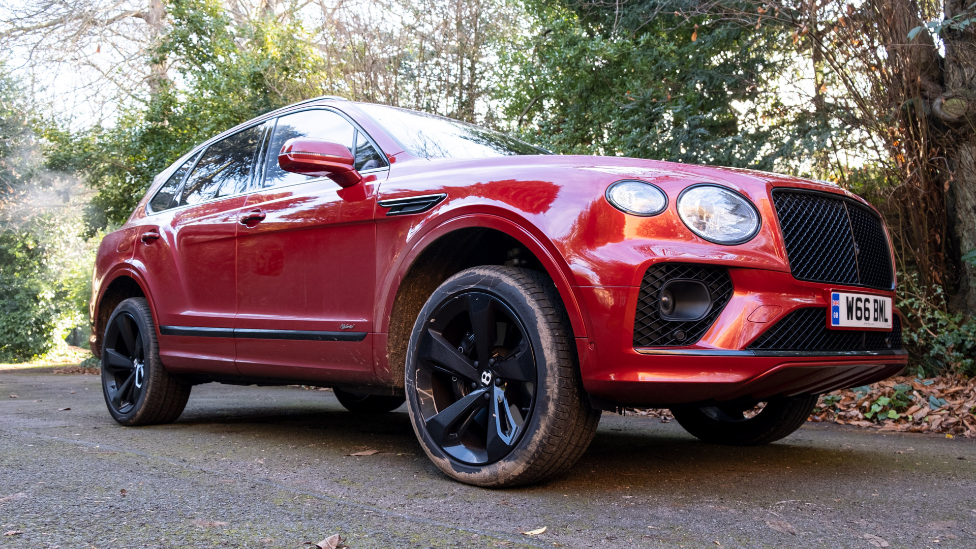 Bentley Bentayga Hybrid offroad suspension