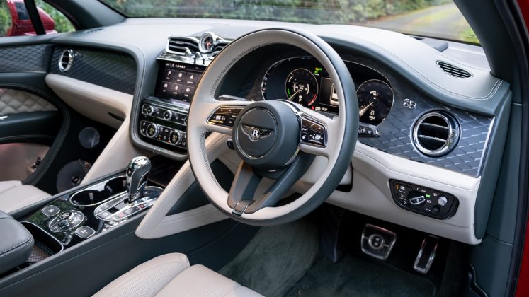 Bentley Bentayga Hybrid steering design