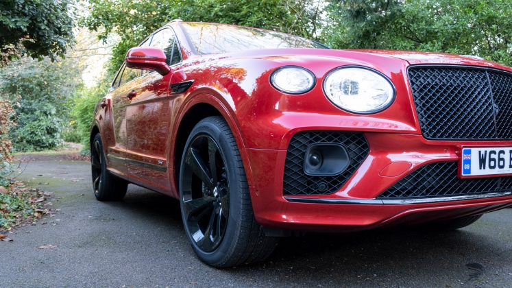 Bentley Bentayga Hybrid tyres