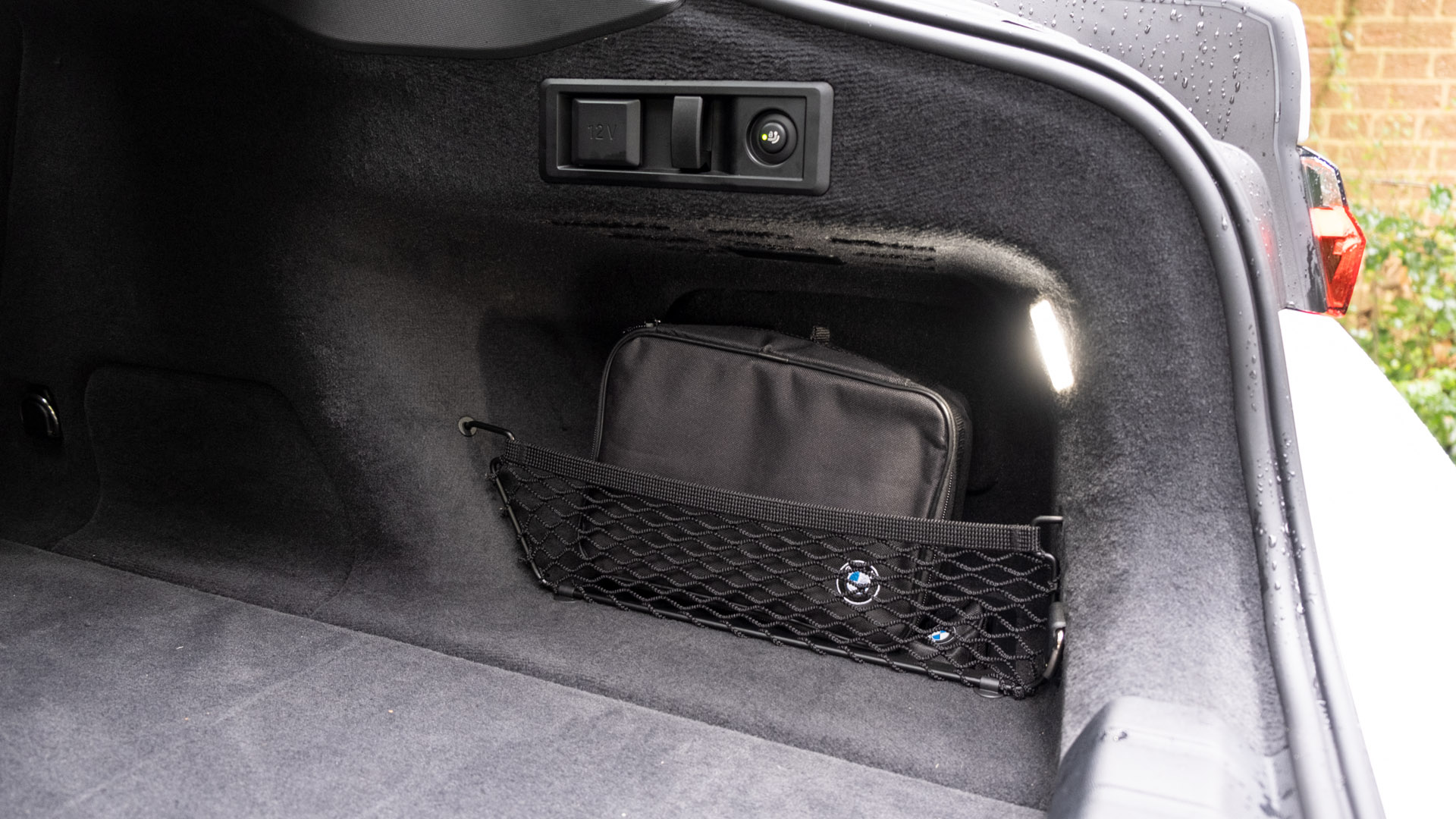 BMW i4 eDrive40 boot compartment