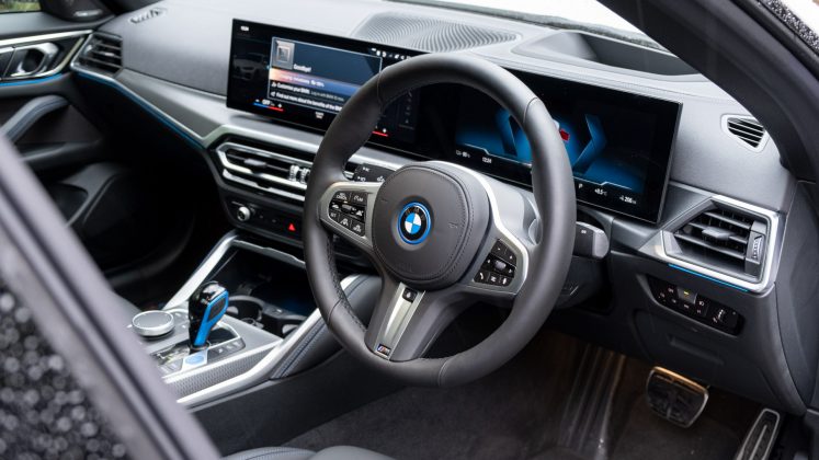 BMW i4 eDrive40 cabin