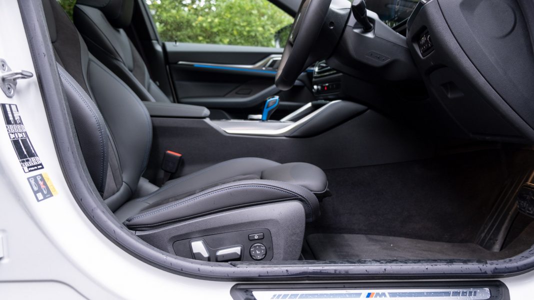 BMW i4 eDrive40 front seats