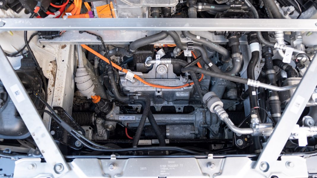 BMW i4 eDrive40 frunk