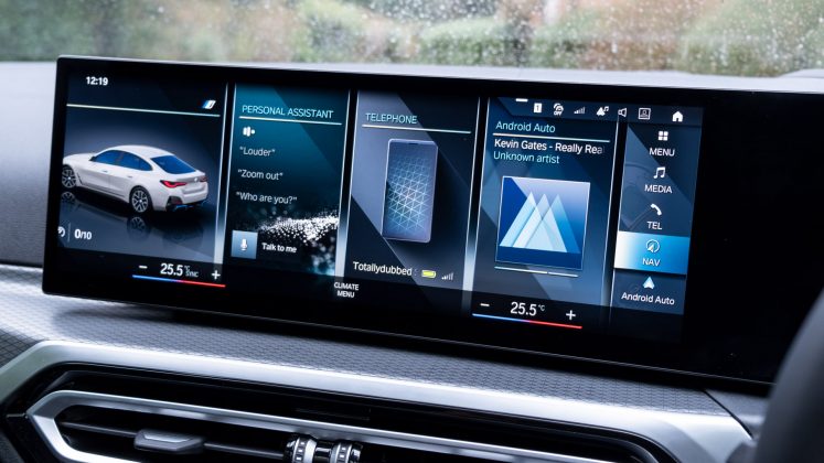 BMW i4 eDrive40 infotainment system