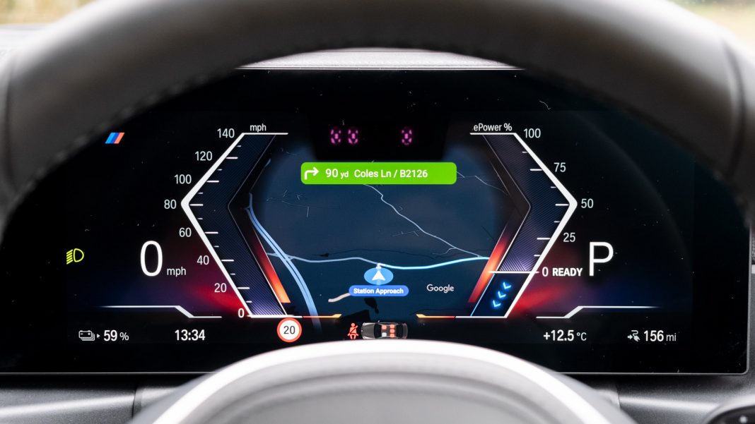 BMW i4 eDrive40 instrument cluster maps