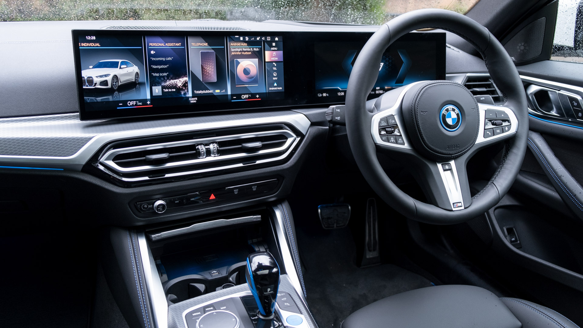 BMW i4 eDrive40 interior design
