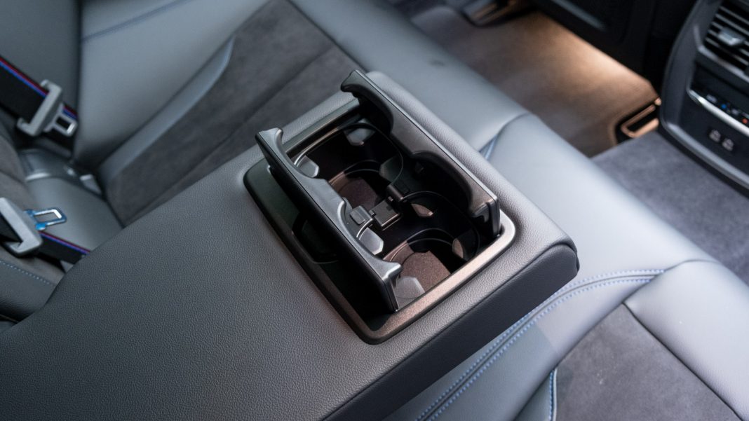 BMW i4 eDrive40 rear cupholders