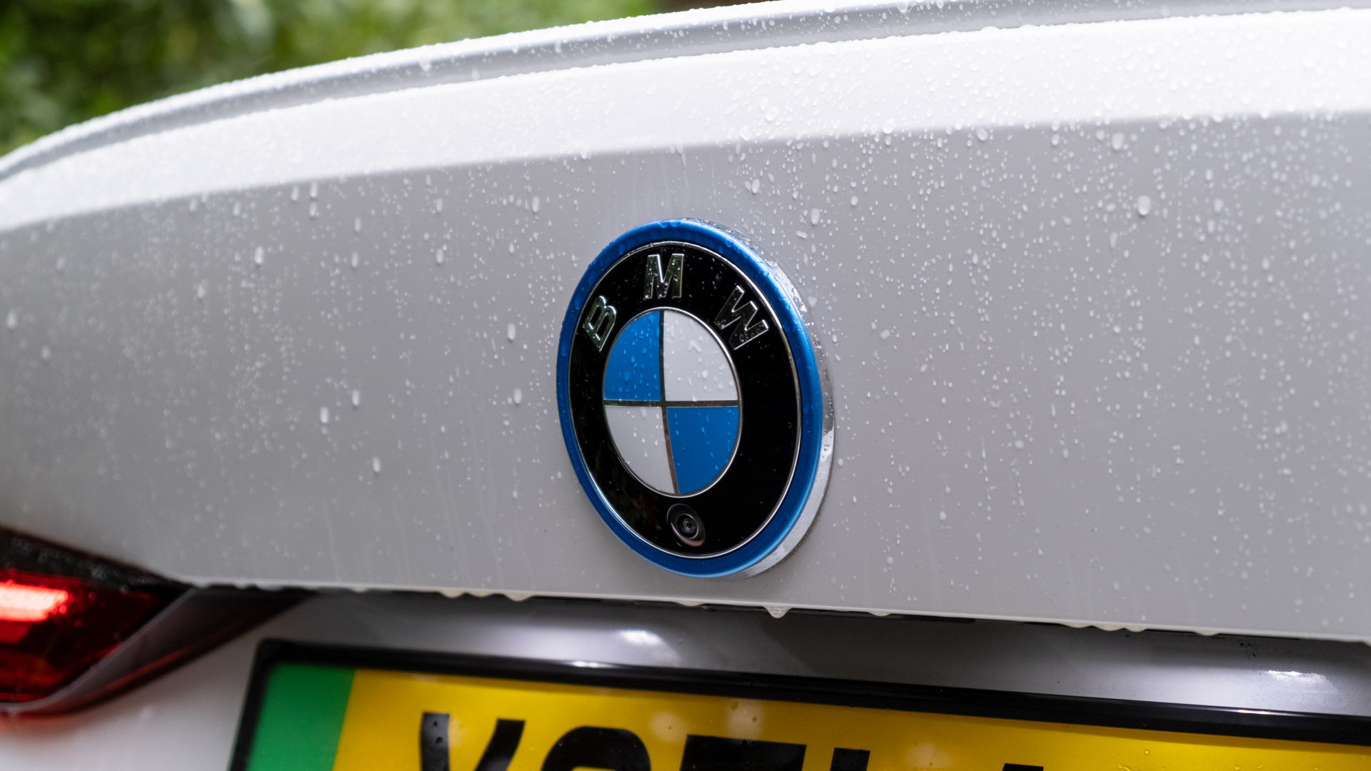 BMW i4 eDrive40 rearview camera