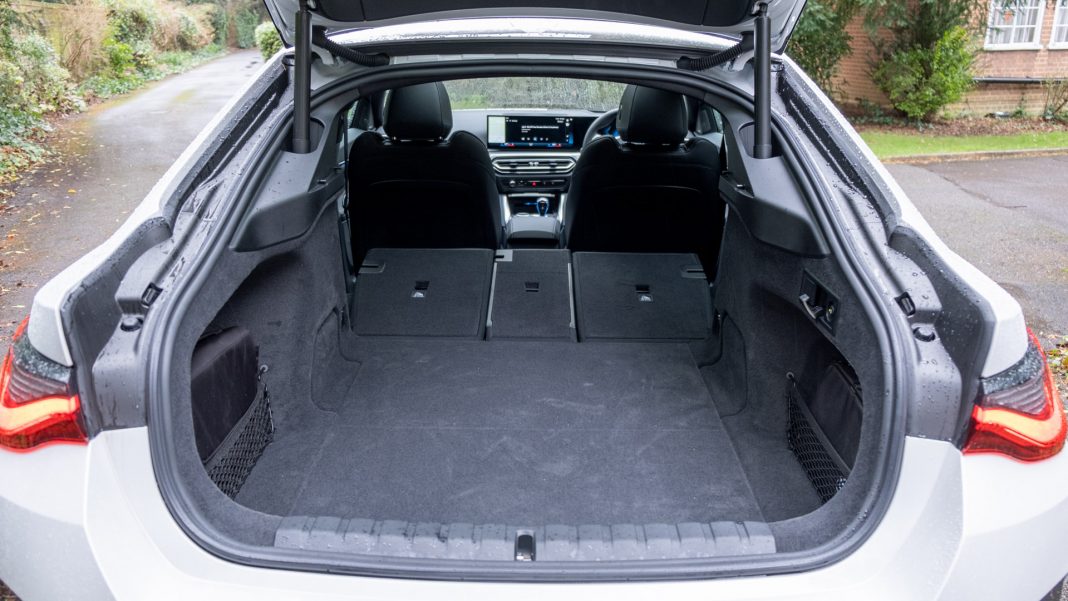 BMW i4 eDrive40 seats down