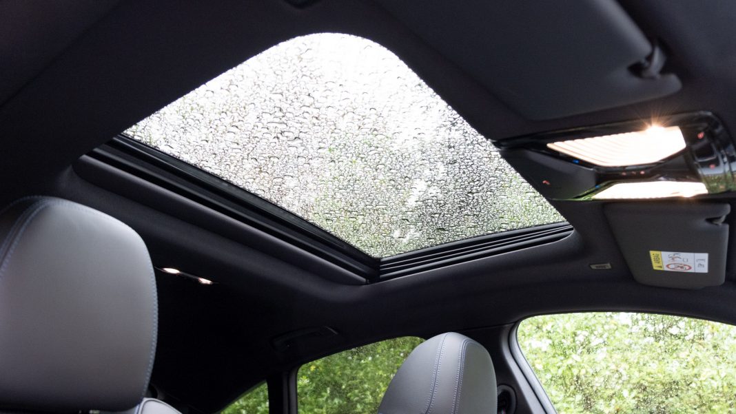 BMW i4 eDrive40 sunroof