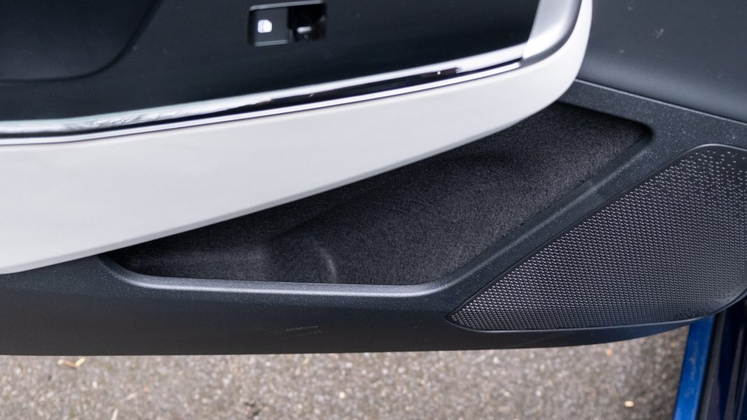 Kia EV6 front door compartment