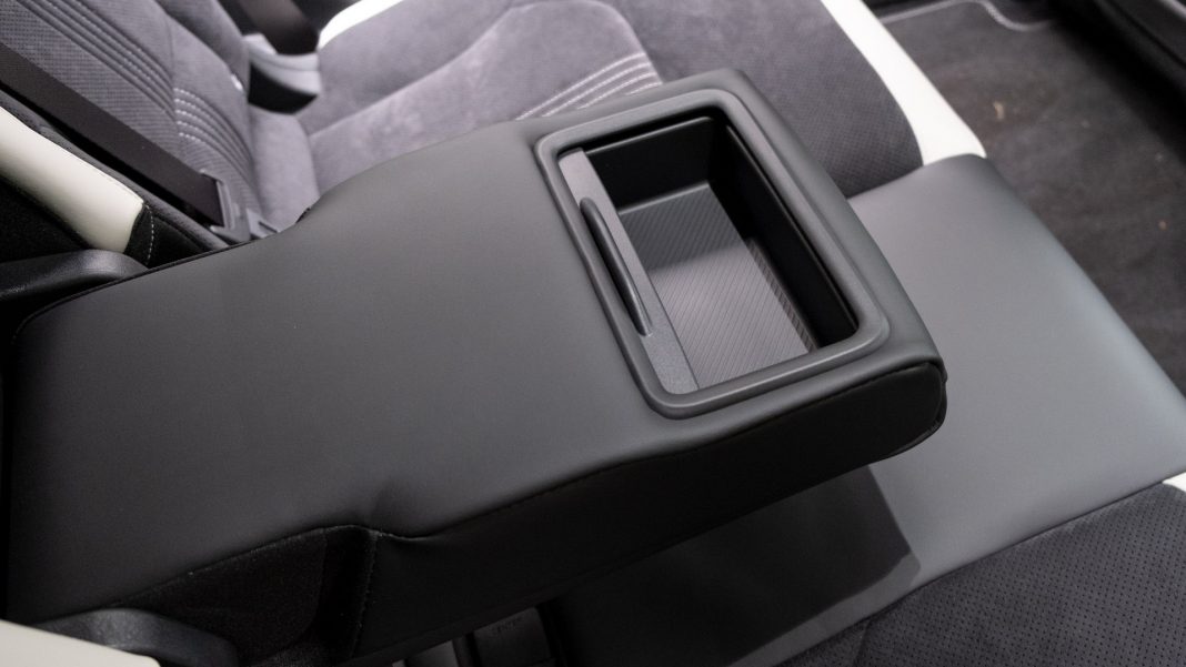 Kia EV6 rear storage