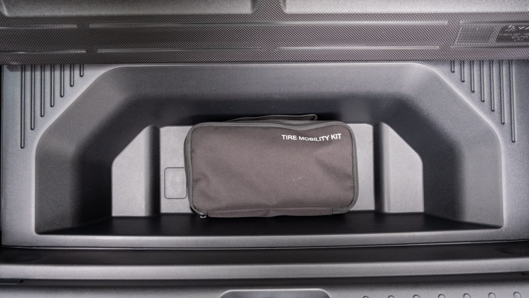 Kia EV6 underfloor storage