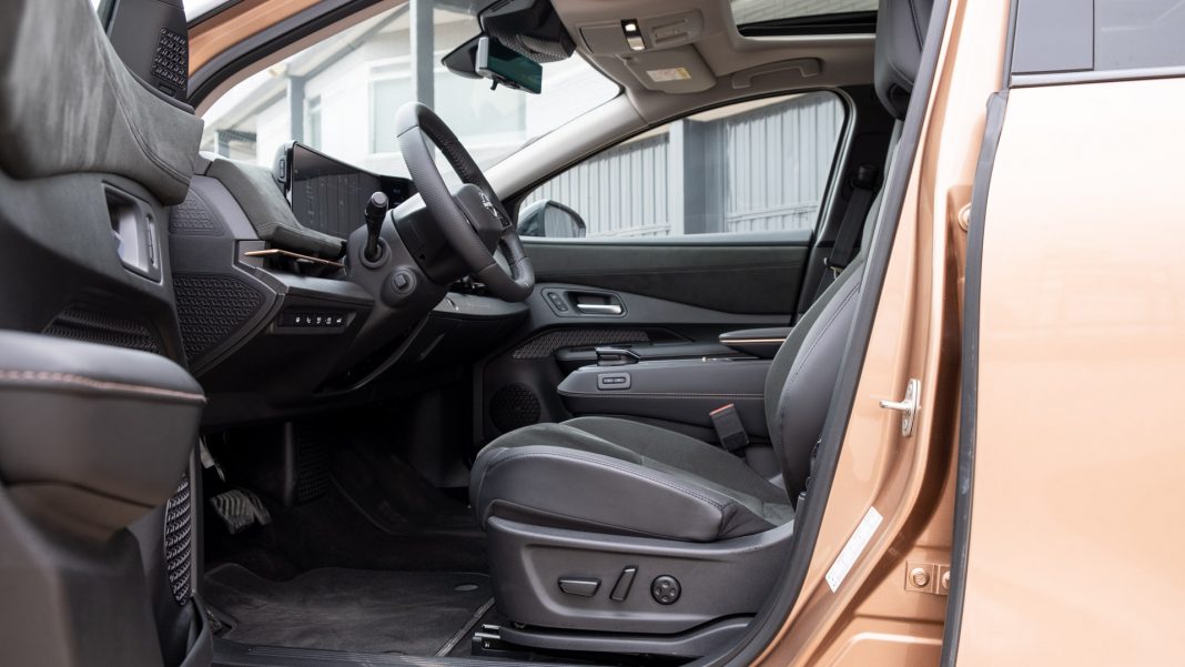 Nissan Ariya cabin