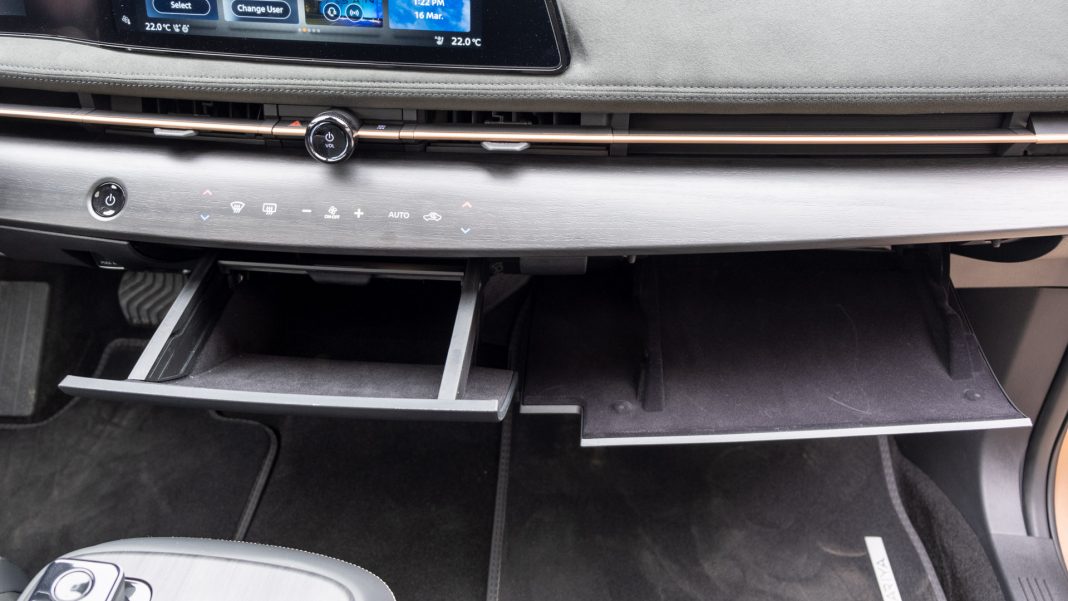 Nissan Ariya glove compartment
