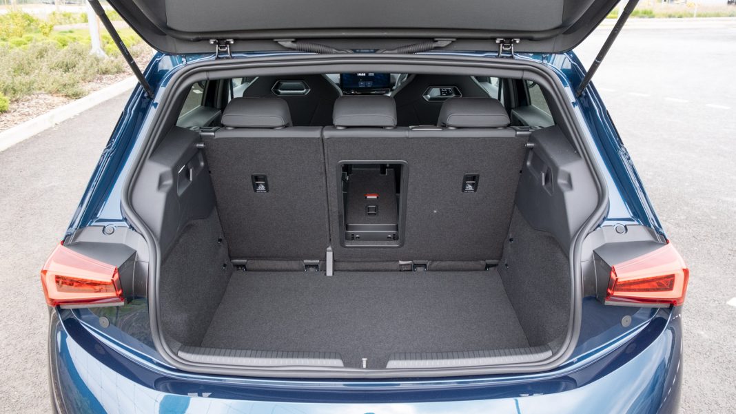 Cupra Born ski latch