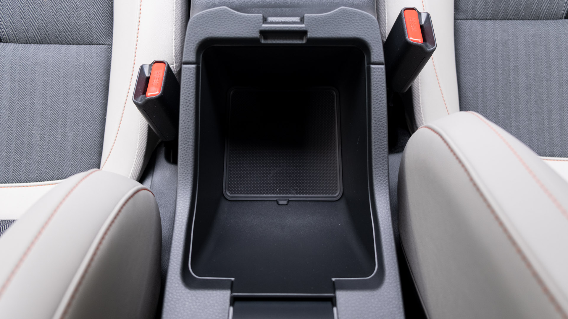 Honda HR-V front armrest