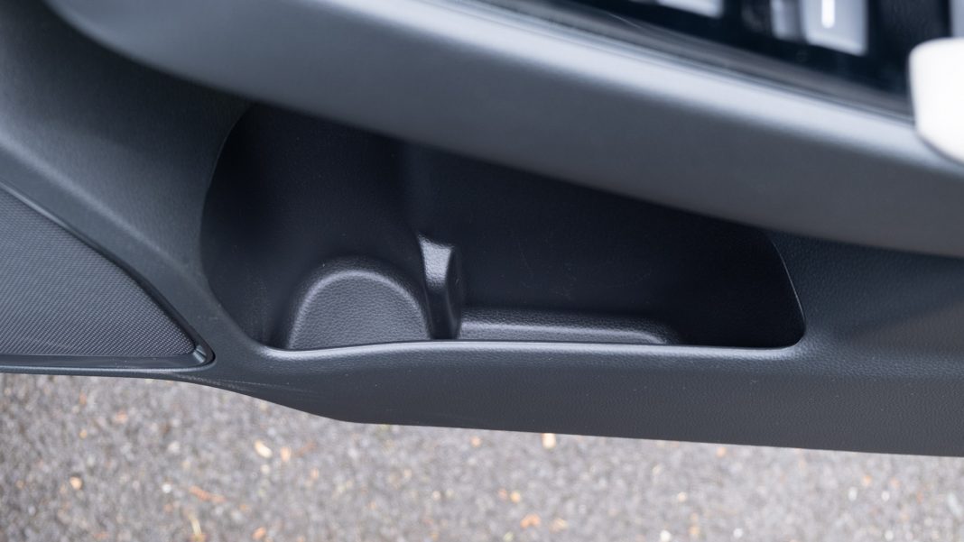 Honda HR-V front door compartment