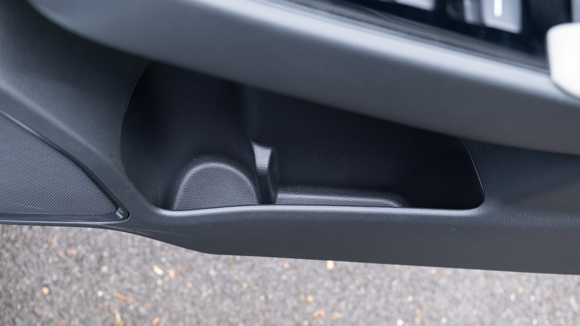 Honda HR-V front door compartment