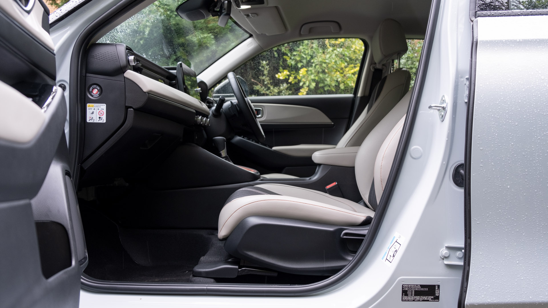 Honda HR-V front seat design