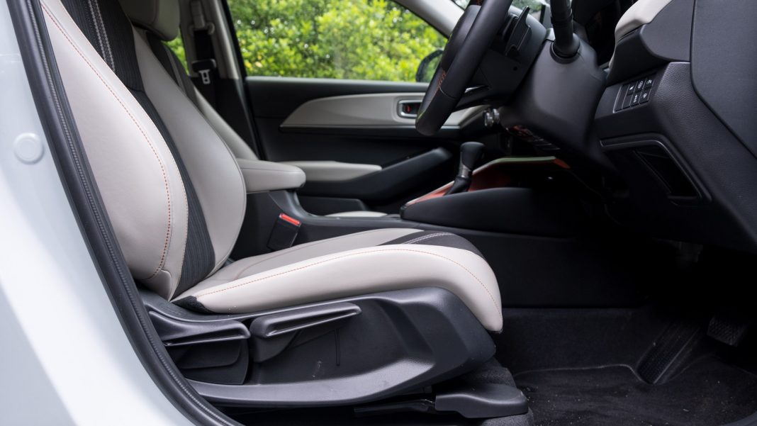 Honda HR-V front seats