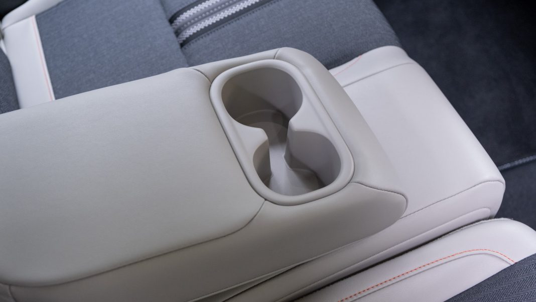 Honda HR-V rear cupholder