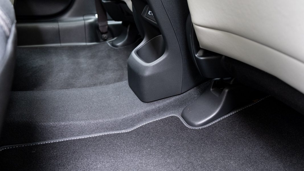 Honda HR-V rear footwell