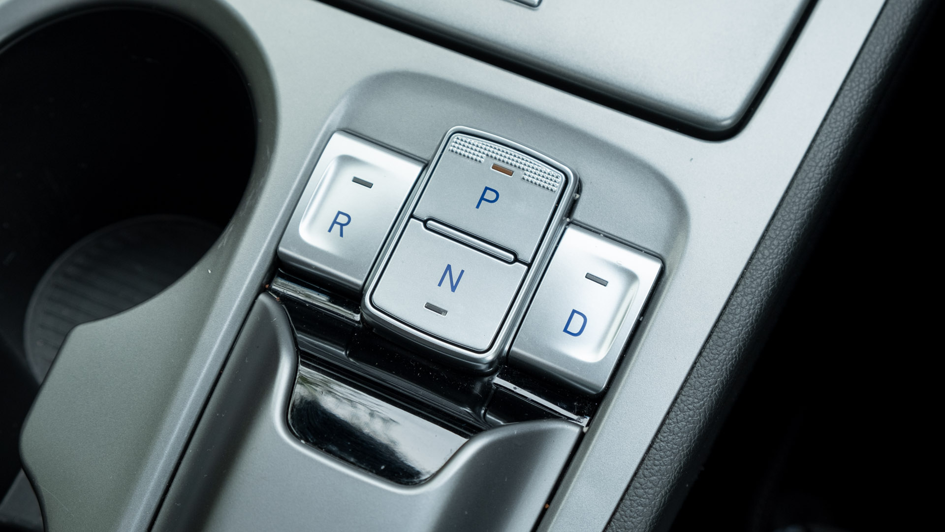 Hyundai Kona Electric facelift buttons