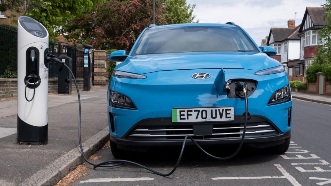 Hyundai Kona Electric facelift charging