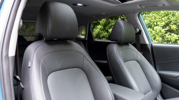 Hyundai Kona Electric facelift front seats