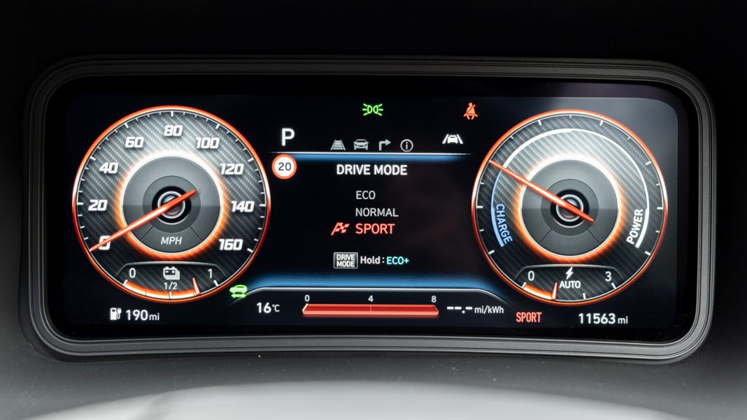 Hyundai Kona Electric facelift instrument cluster Sport