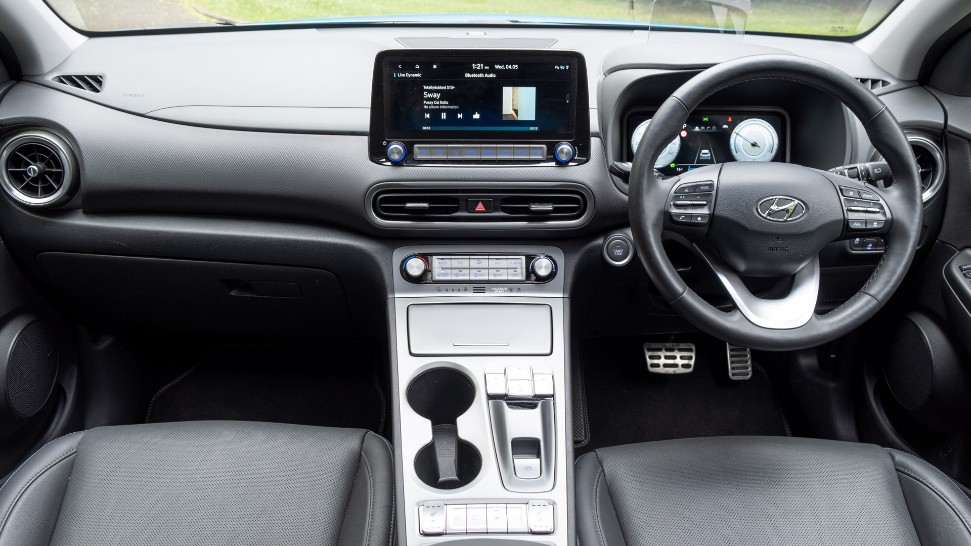 Hyundai Kona Electric facelift interior design