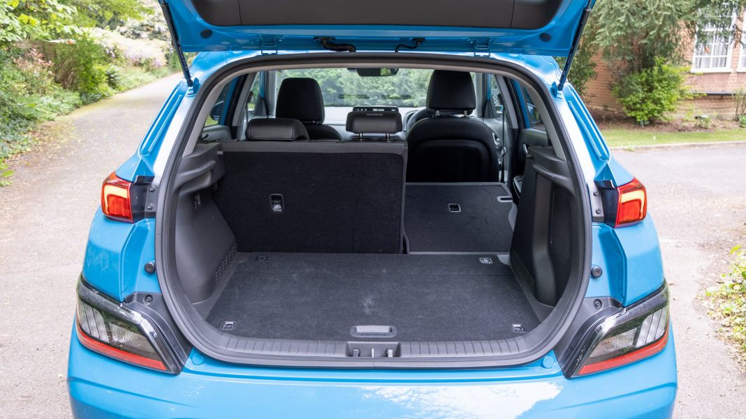 Hyundai Kona Electric facelift one seat down