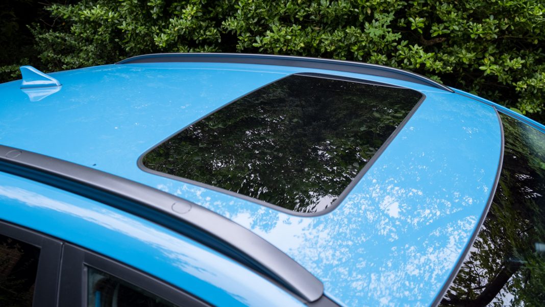 Hyundai Kona Electric facelift sunroof