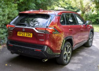 Suzuki Across audio review: Only a stock 6-speaker system? Suzuki Across audio review