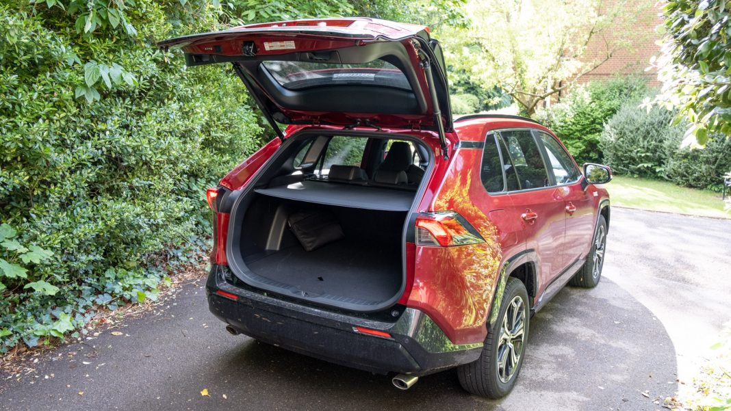 Suzuki Across boot space