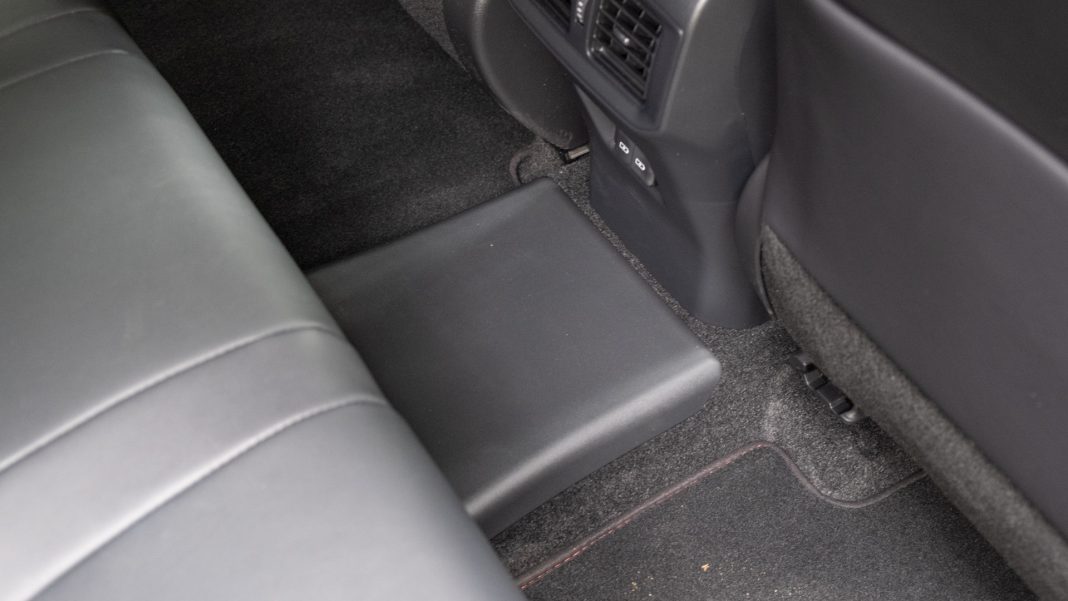 Suzuki Across footwell