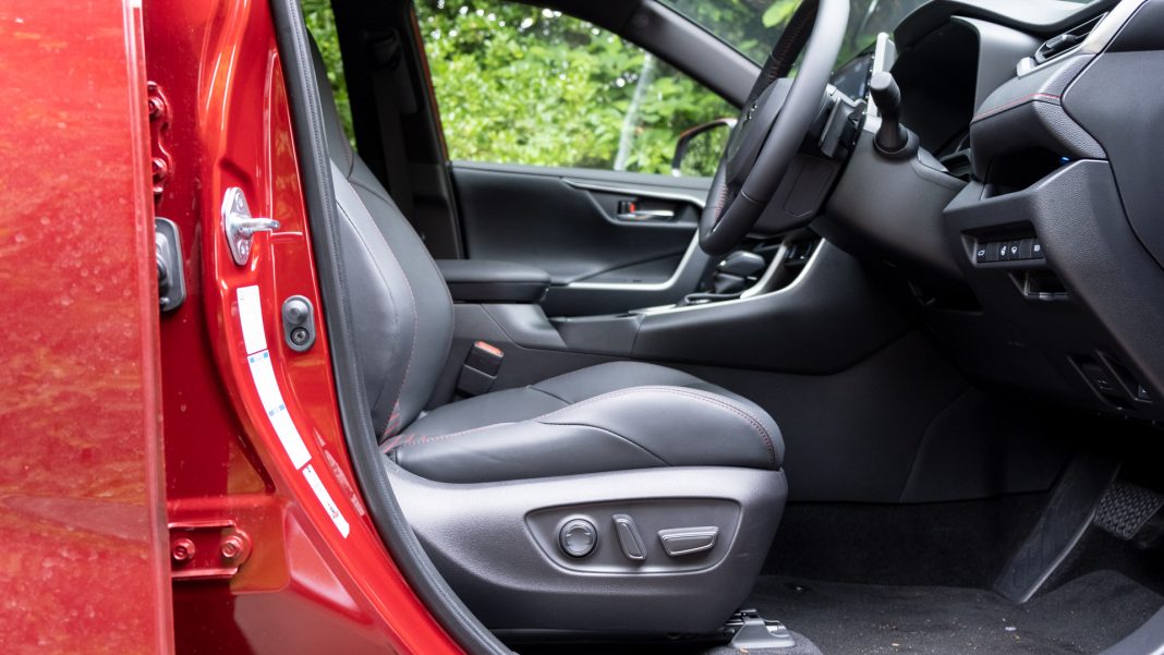 Suzuki Across front seat controls