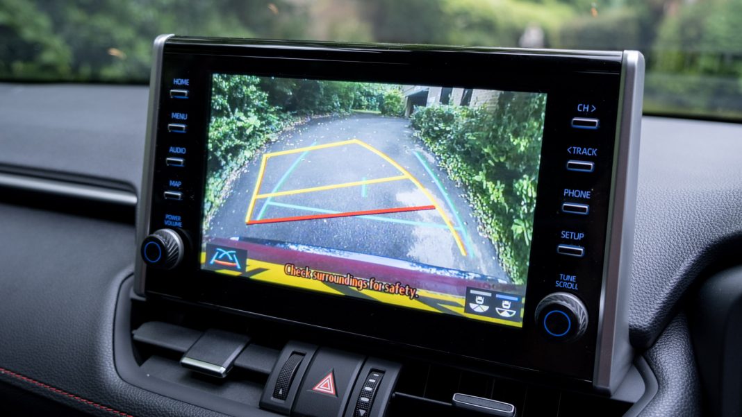 Suzuki Across rear camera