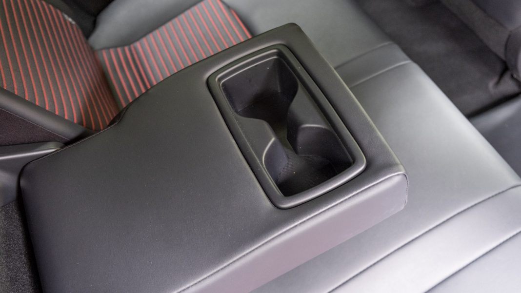 Suzuki Across rear cupholders