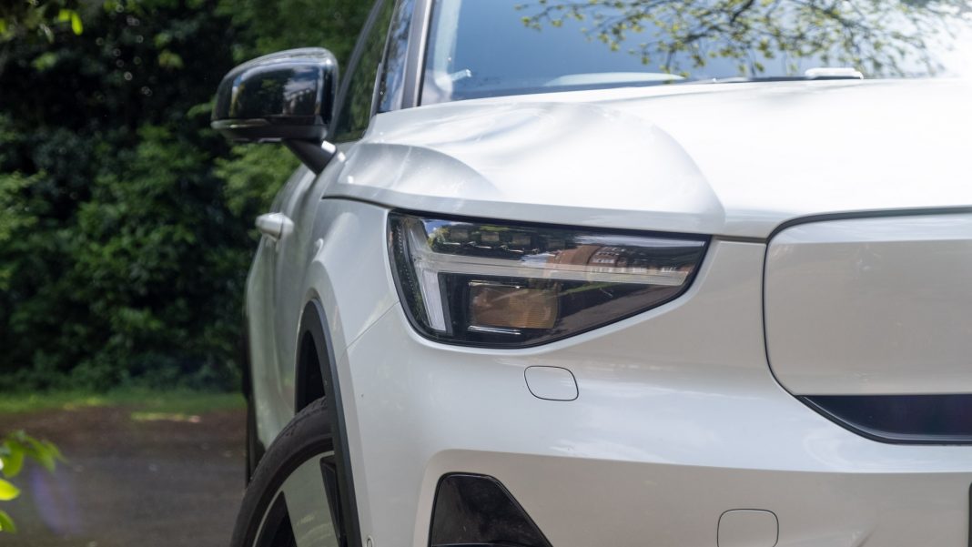 Volvo C40 Recharge lights