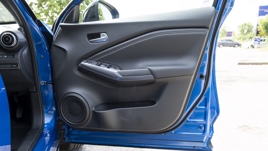 Nissan Juke Hybrid front door