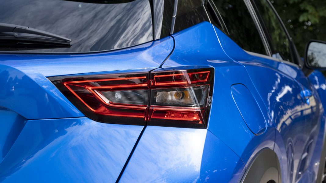 Nissan Juke Hybrid lights