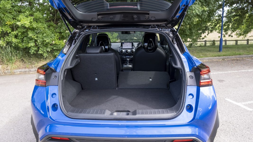 Nissan Juke Hybrid one seat down