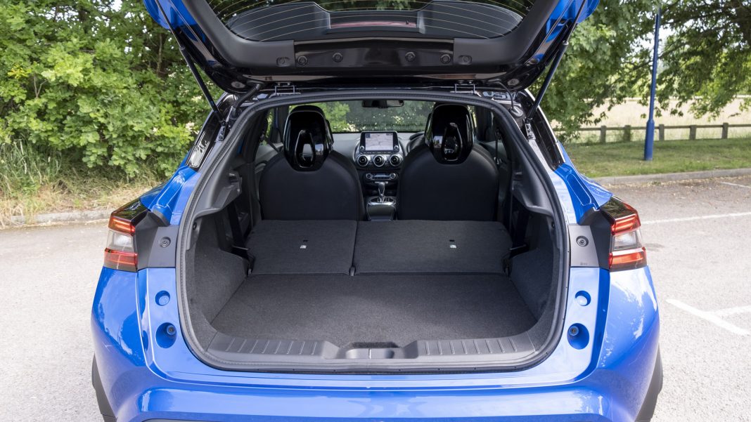 Nissan Juke Hybrid seats down