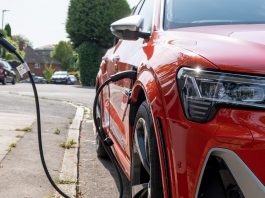 Audi e-tron S charging