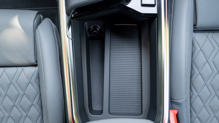 Audi e-tron S cupholder cover