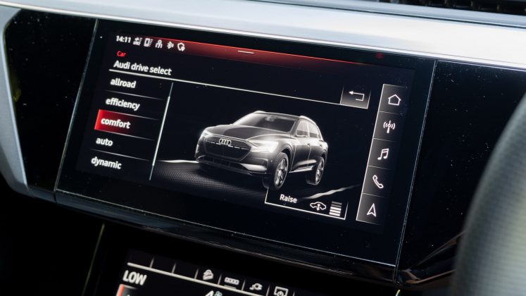 Audi e-tron S drive modes