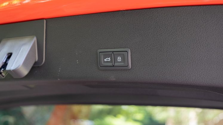 Audi e-tron S electric tailgate
