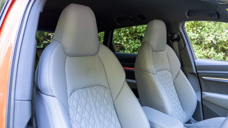 Audi e-tron S front seats